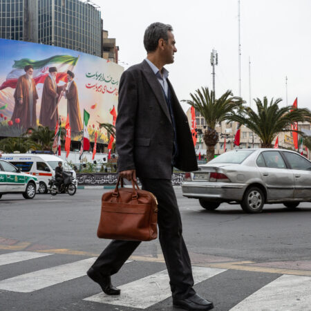 Government Trolls Sling Memes in the Online Trenches of Mideast War