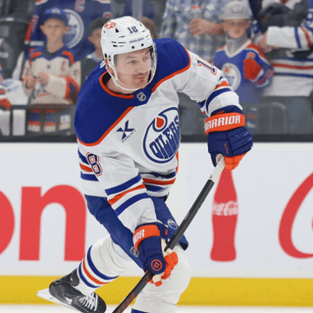 Oilers vs Golden Knights Prediction, Picks & Odds for Tonight’s NHL Game