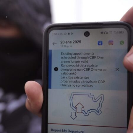 Judge rules Trump administration unlawfully terminated legal status of migrants who used Biden-era app