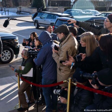 US: Pentagon tightens press restrictions despite court ruling