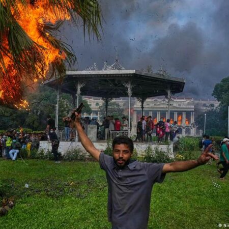 Nepal: Ex-energy minister arrested in money laundering case