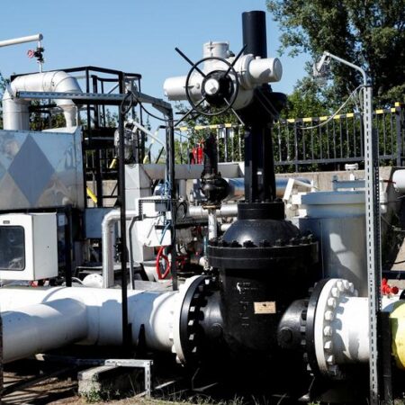 Ukraine updates: Hungary threatens gas stop amid oil dispute