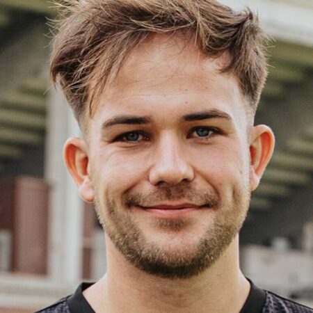 Football: St. Pauli coach comes out as gay, criticizes game