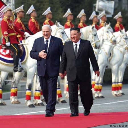 North Korea holds lavish welcome for Belarus president