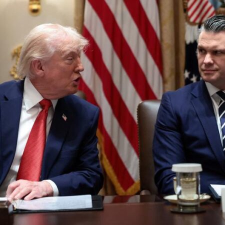 Iran war: Stocks sink as Trump pushes back Hormuz deadline