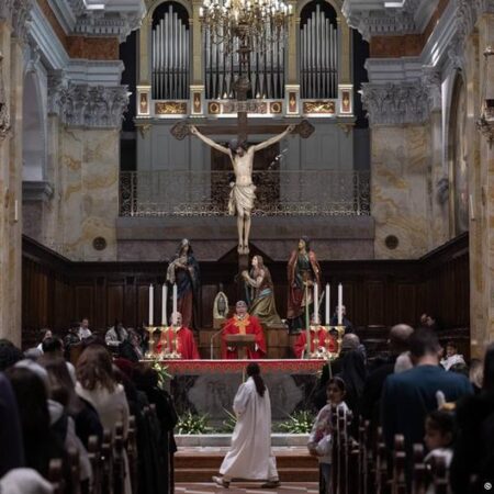 Israeli police block Catholic leaders from Palm Sunday Mass in Jerusalem
