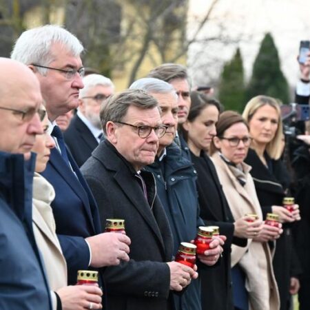 Ukraine: Top EU diplomats mark 4 years since Bucha massacre