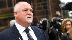 Gatting leads group asking Middlesex chair to resign