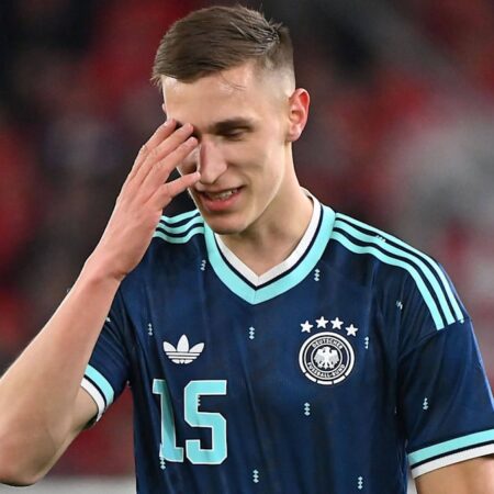 Patzer bleiben folgenlos: Schlotterbeck soll seinen Stil behalten