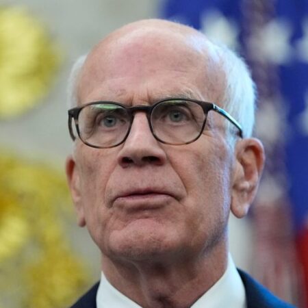 Bipartisan senators unveil measure targeting rural housing costs