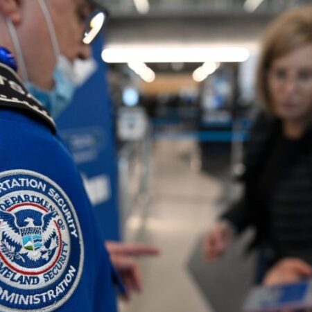 Effort to fund TSA, most of DHS shifts to House