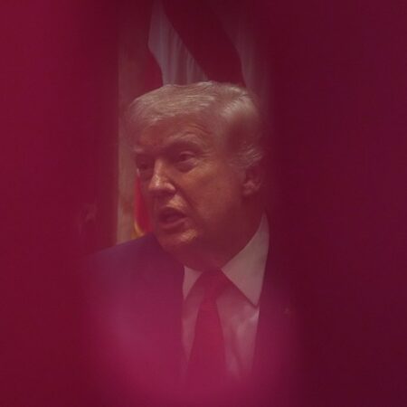 Trump support for warrantless spy powers leading to FISA flips on both sides of the aisle