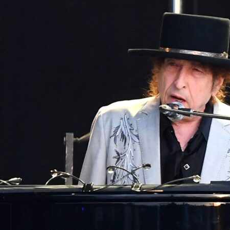 Bob Dylan Adds West Coast Dates to 2026 Summer Touring