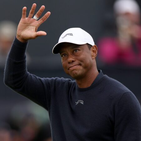 Tiger Woods Says He’s Seeking Treatment After DUI and SUV Rollover Crash