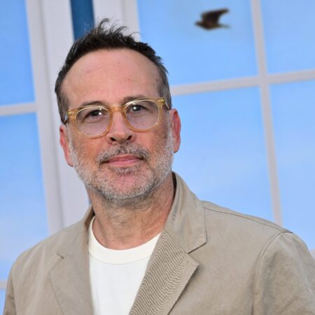 Jason Lee Signs With Artists First