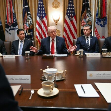 A president at war needs resolute advice, not cheerleading