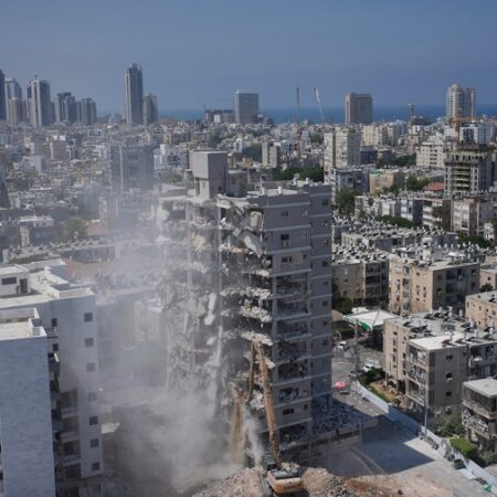 Ex-NATO ambassador: Iran war will have ‘far greater reverberations’ than war in Iraq