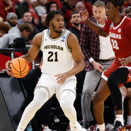 Tennessee vs Michigan Prediction, Picks & Odds for Sunday’s March Madness Game