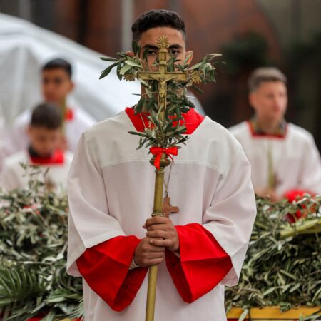 Palestine weekly wrap: Holy sites remain closed as deadly violence spreads