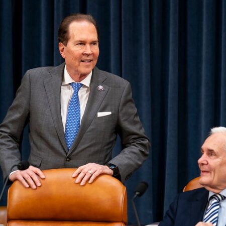 Lawmakers behind bipartisan push for legislation detecting and preventing Alzheimer’s: ‘It’s too expensive not to’