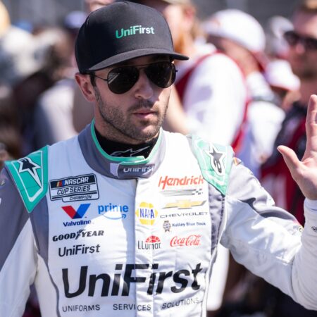 NASCAR Cook Out 400 Predictions, Odds & Picks — Martinsville Speedway