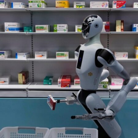 Senators introducing ban on government use of Chinese robots