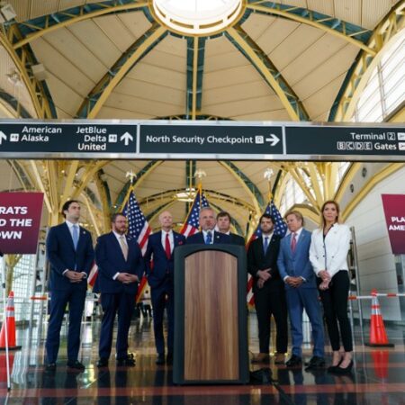 House Republicans pan proposal to split up DHS bill despite openness from Trump