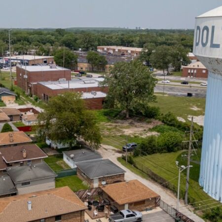 A self-proclaimed ‘super mayor’ is trying to outrun her controversial past