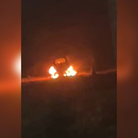 Settlers burn vehicles in town near Hebron