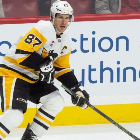 Injured Penguins Crosby, Malkin to sit vs. Stars