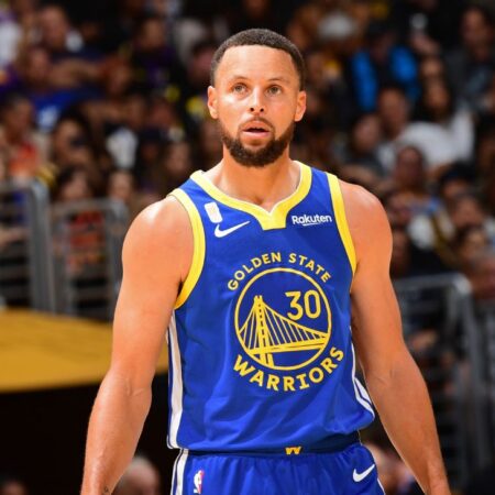 Kerr: Will play Curry in play-in tourney if healthy