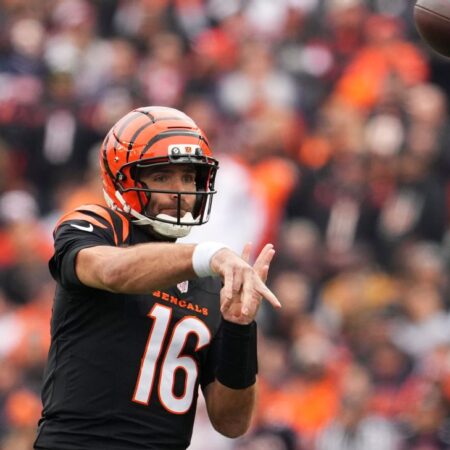 Elite longevity: Flacco, 41, agrees to Cincy deal