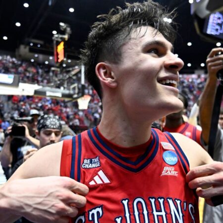 Men’s tournament first bets: Picks to make now for the next two rounds