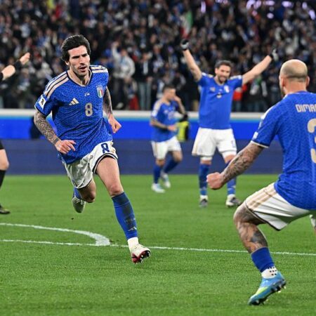 Tonali, Keane goals send Italy to WC playoff final