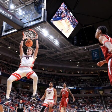 Arizona rolls, hands Calipari worst tourney loss