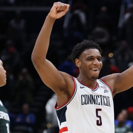 Reed, Karaban handle pressure, seal UConn win