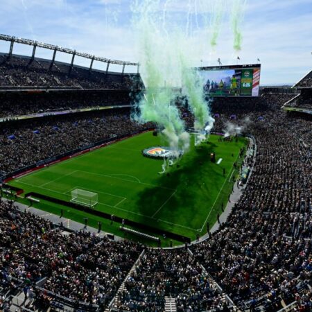 Denver sets NWSL attendance record at Mile High