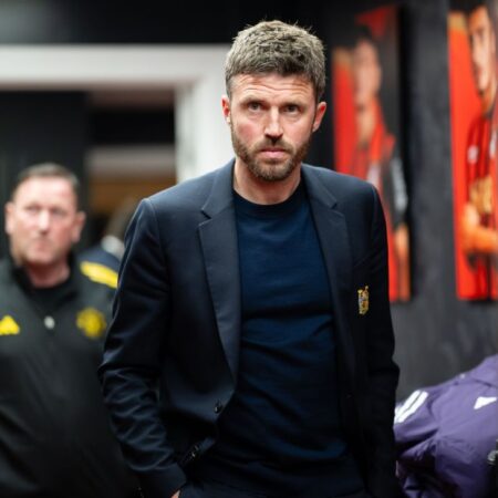Man United need to decide soon whether to back Carrick or hire someone else