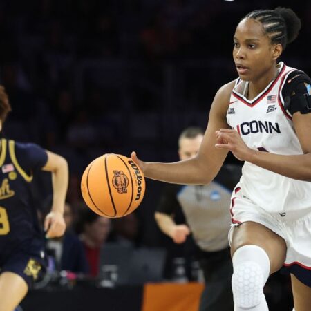 UConn women shed slow start, reach Final Four