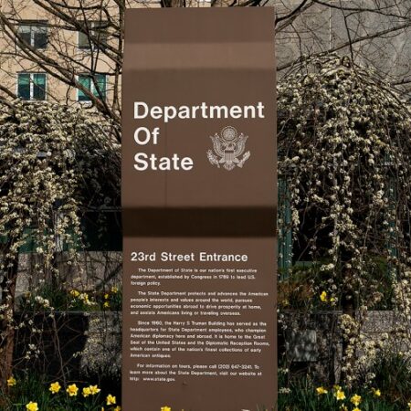 US citizens in Saudi Arabia urged to shelter in place