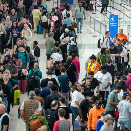 AFGE president tells lawmakers ‘do not get on a plane’ for Easter recess without paying TSA 