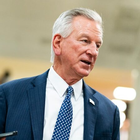 Tuberville proposes bill to limit college athlete transfers