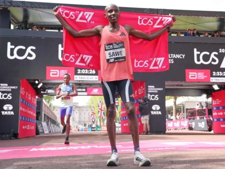 Sawe makes history and breaks two hours at the London Marathon!