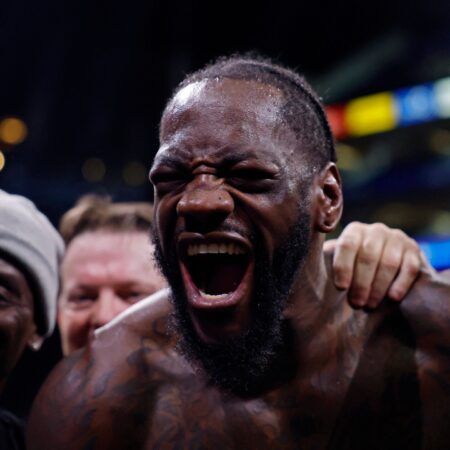 Wilder edges retiring Chisora in chaotic heavyweight boxing fight