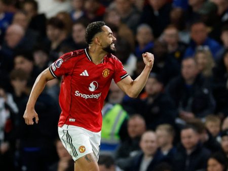 Manchester United beat Chelsea as Cunha strike boosts Champions League hope