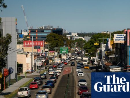 Traffic falls on major Sydney and Melbourne roads as fuel crisis sees Australians cut back on driving