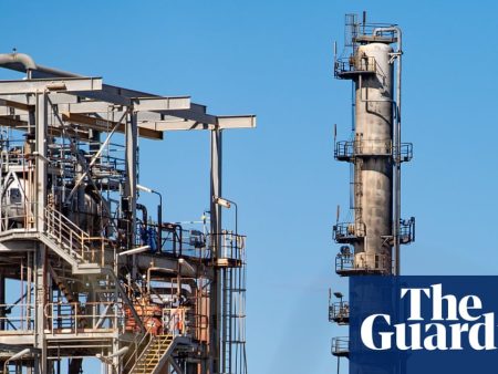 Victorian fuel prices could spike by 20c a litre due to Geelong refinery fire, experts warn