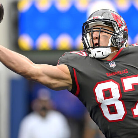 Covers Exclusive: Rob Gronkowski Says Tom Brady Could Play “Until 54 Years Old”