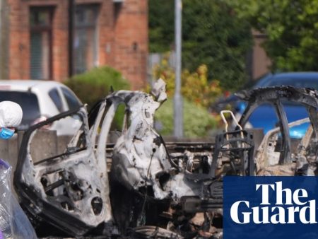 New IRA suspected over car explosion outside Belfast police station
