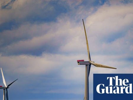 UK shifts older wind and solar farms to fixed-price deals to reduce price shocks